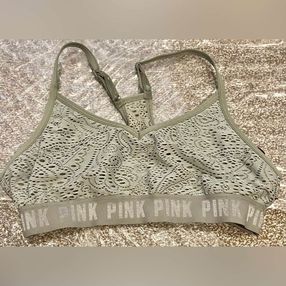 VICTORIAS SECRET PINK ULTIMATE LIGHTLY LINED SPORTS BRA!  Olive - Medium